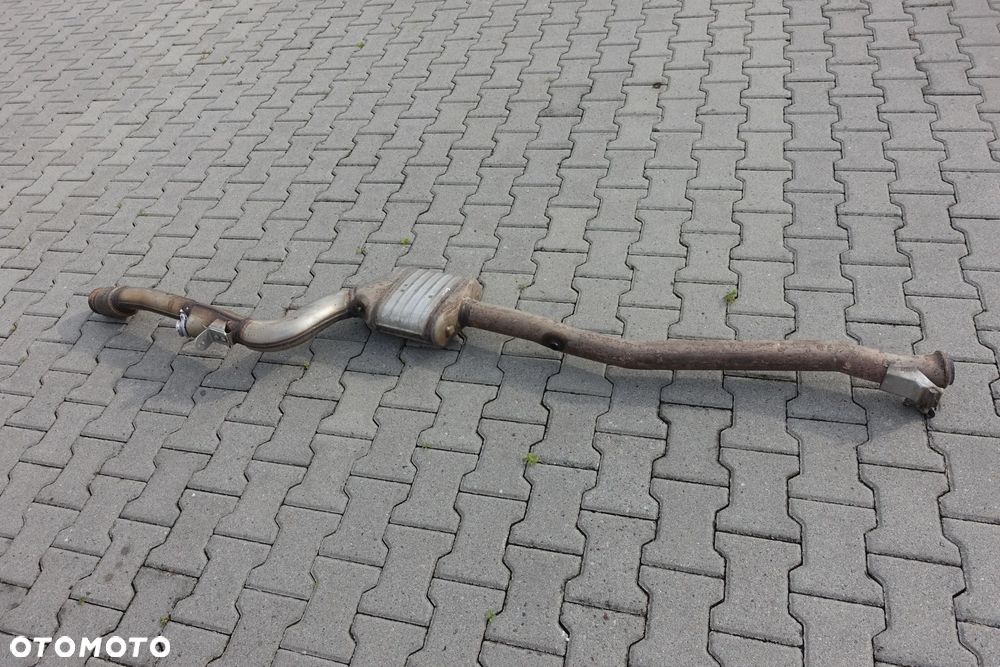 TŁUMIK ŚRODKOWY MERCEDES W205 2.2 CDI 17r. A2054900614 - 1