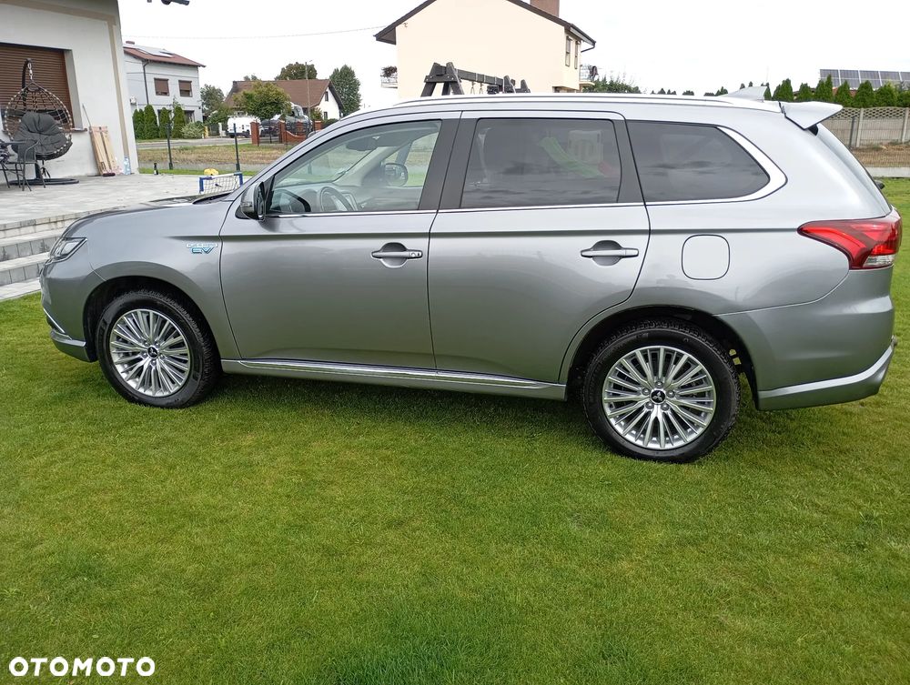Mitsubishi Outlander - 14