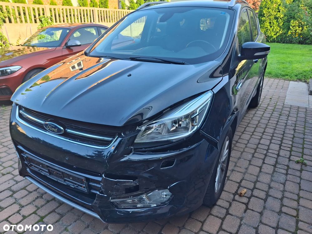 Ford Kuga 1.5 EcoBoost 2x4 Titanium - 16