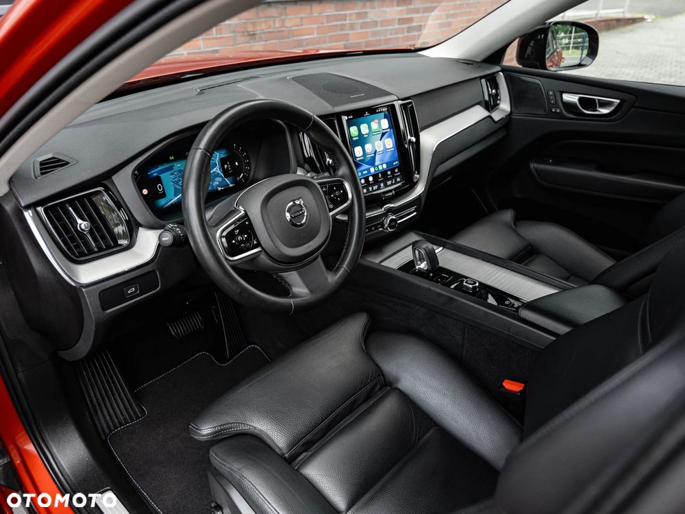 Volvo XC 60 B4 D AWD Plus Dark - 23