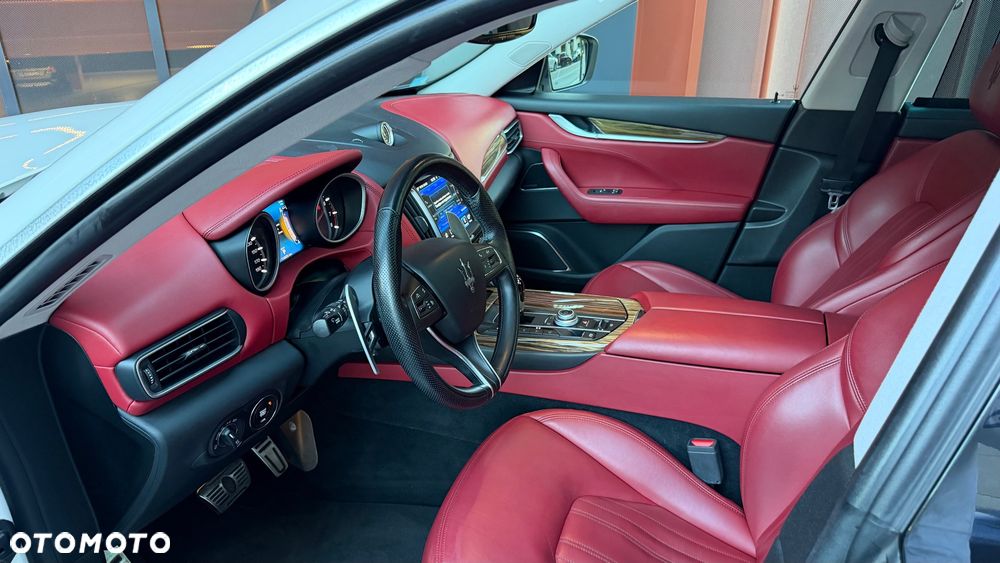 Maserati Levante S Granlusso - 8
