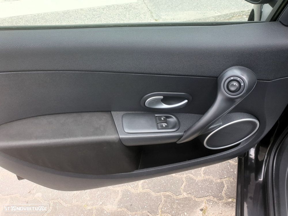 Renault Clio 1.5 dCi Dynamique S - 7