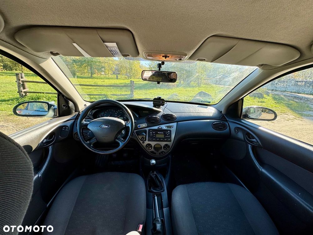 Ford Focus 1.6 X100 - 10