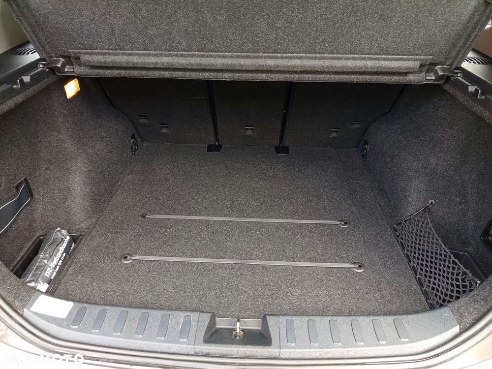 BMW X1 sDrive18d - 14