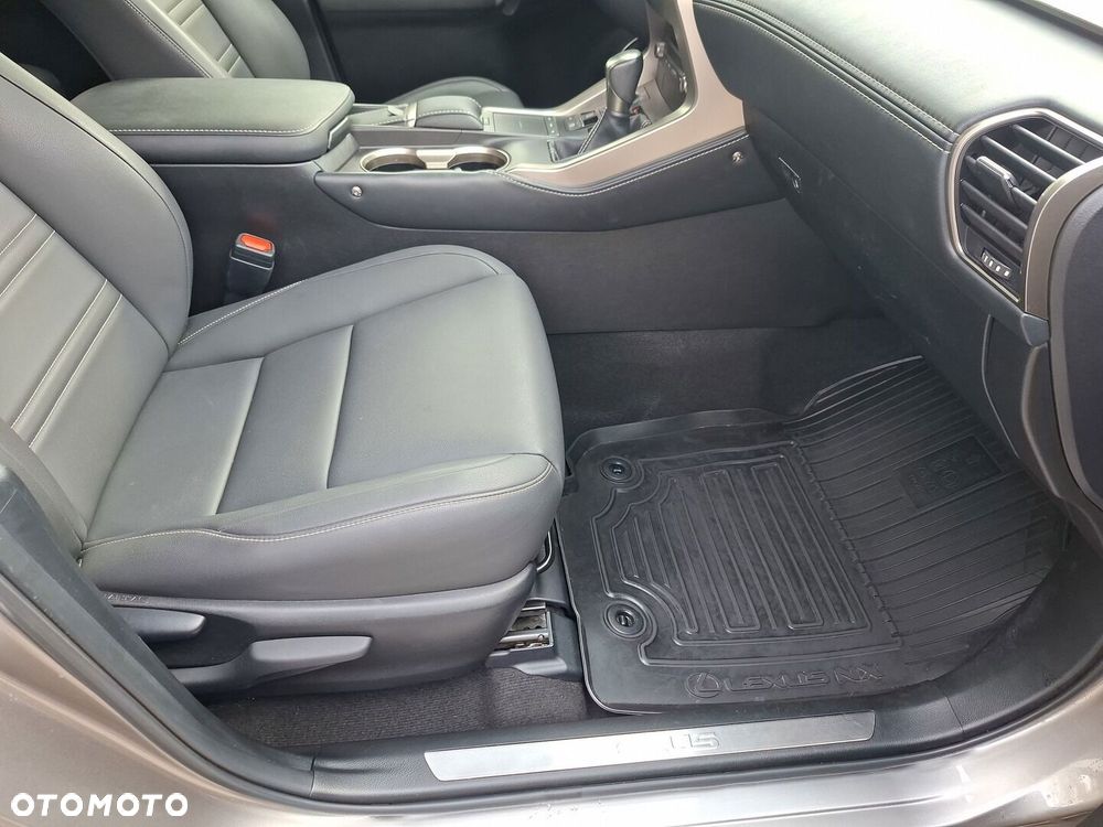 Lexus NX 300 F Impression AWD - 19