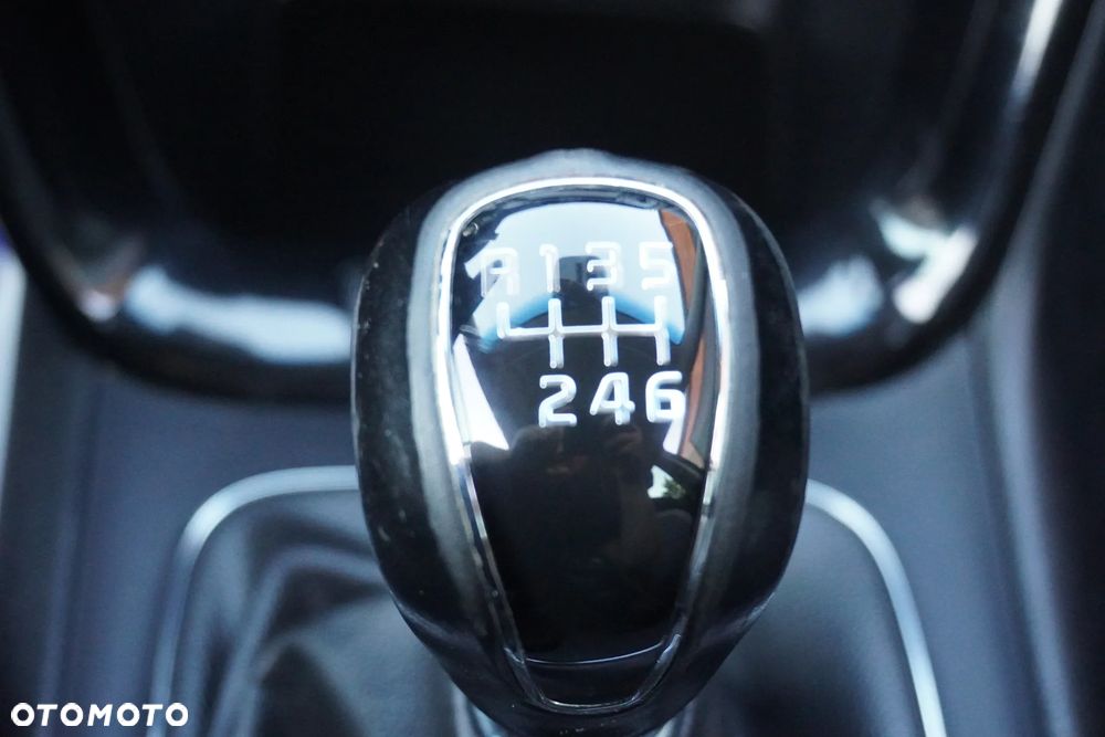 Kia Ceed 1.6 GDI ISG Dream-Team Edition - 34