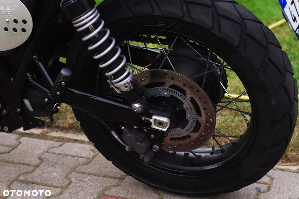 Triumph Street Scrambler - 37