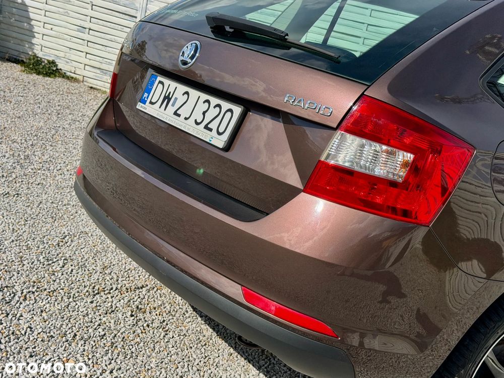 Skoda RAPID 1.2 TSI Style - 25