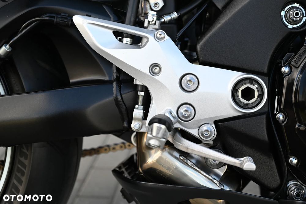 Suzuki GSX-R - 17