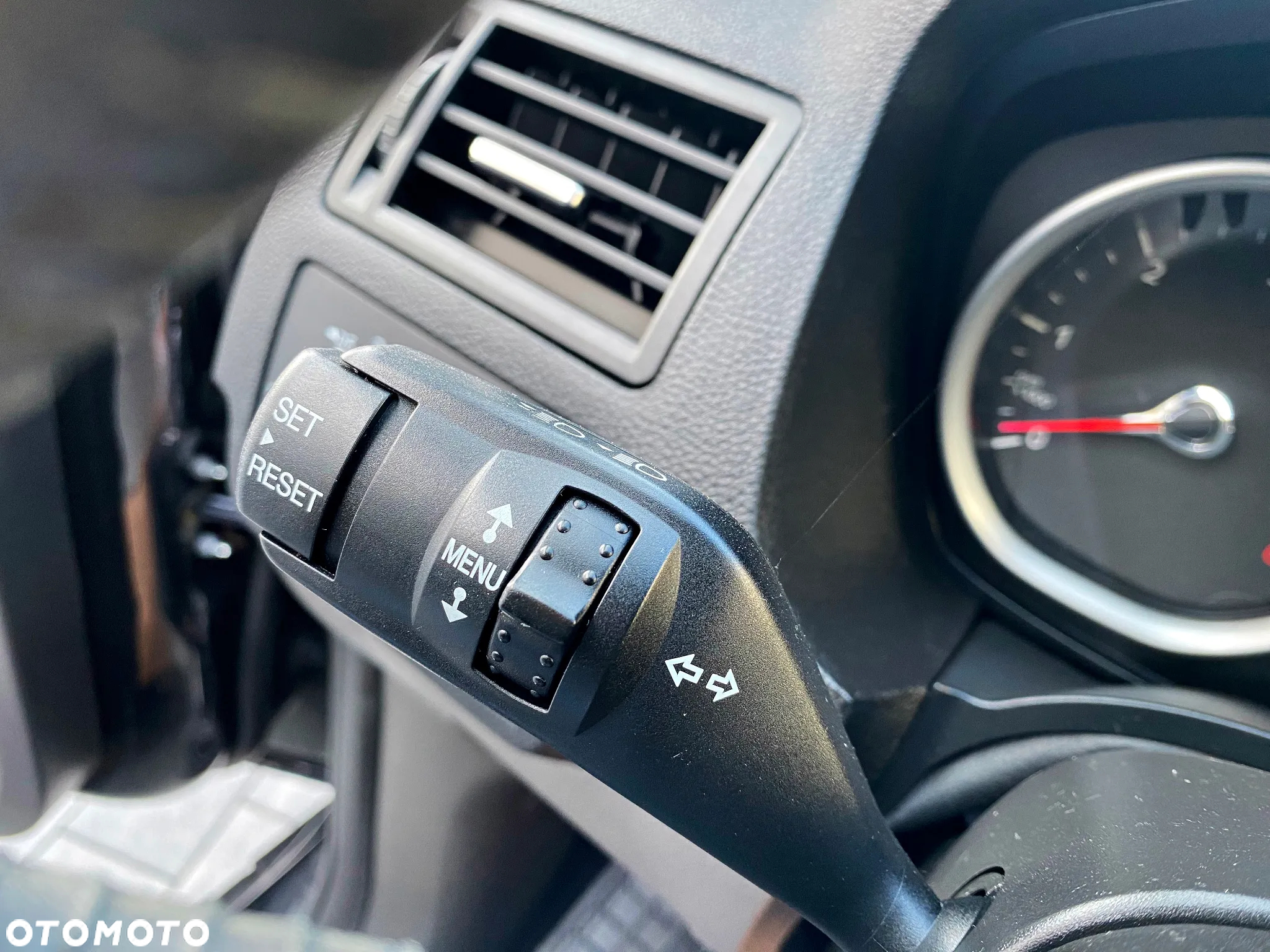 Ford Kuga 2.0 TDCi 2x4 Titanium - 26