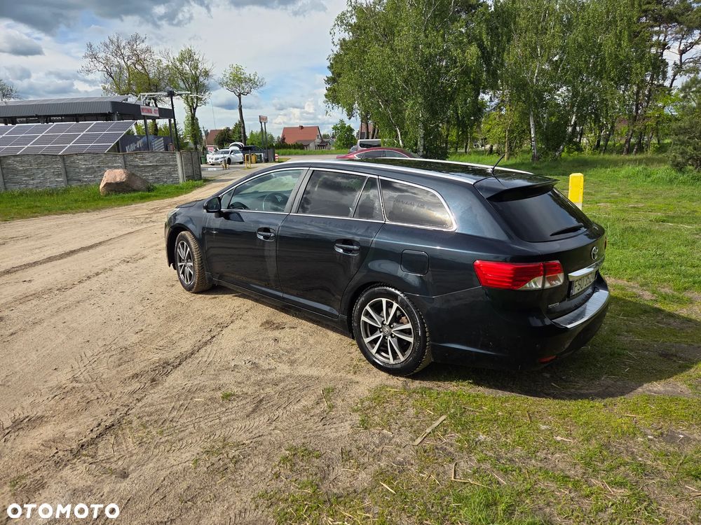 Toyota Avensis 2.0 D-4D Premium - 12