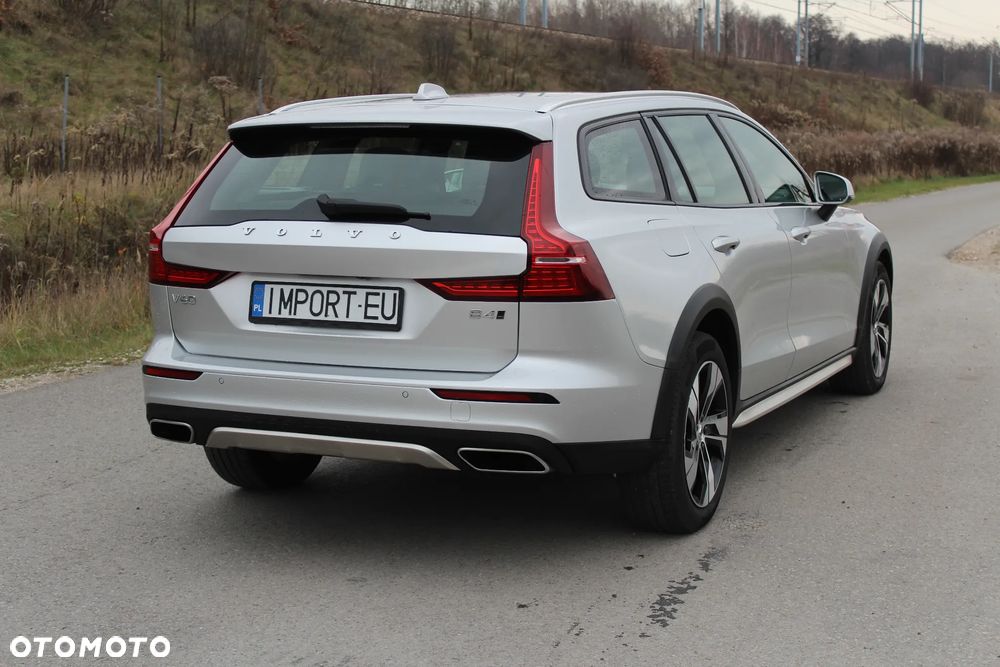 Volvo V60 Cross Country B4 D AWD Geartronic - 6