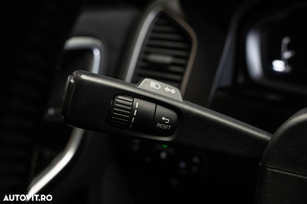 Volvo XC 60 D3 Geartronic Momentum - 23