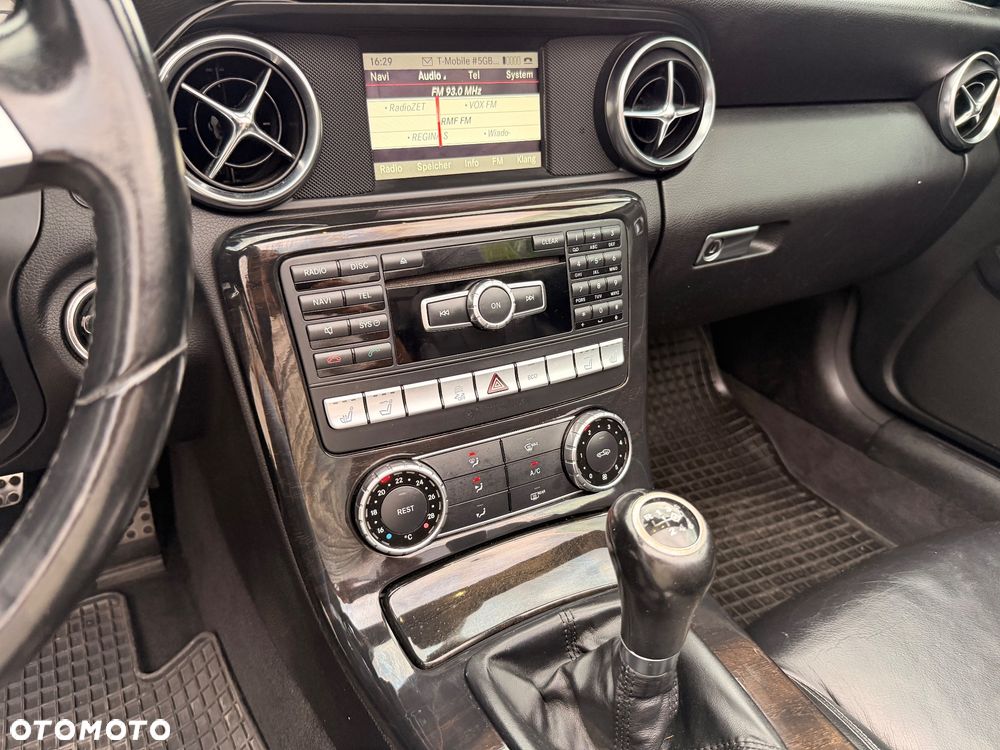 Mercedes-Benz SLK 200 CGI - 20