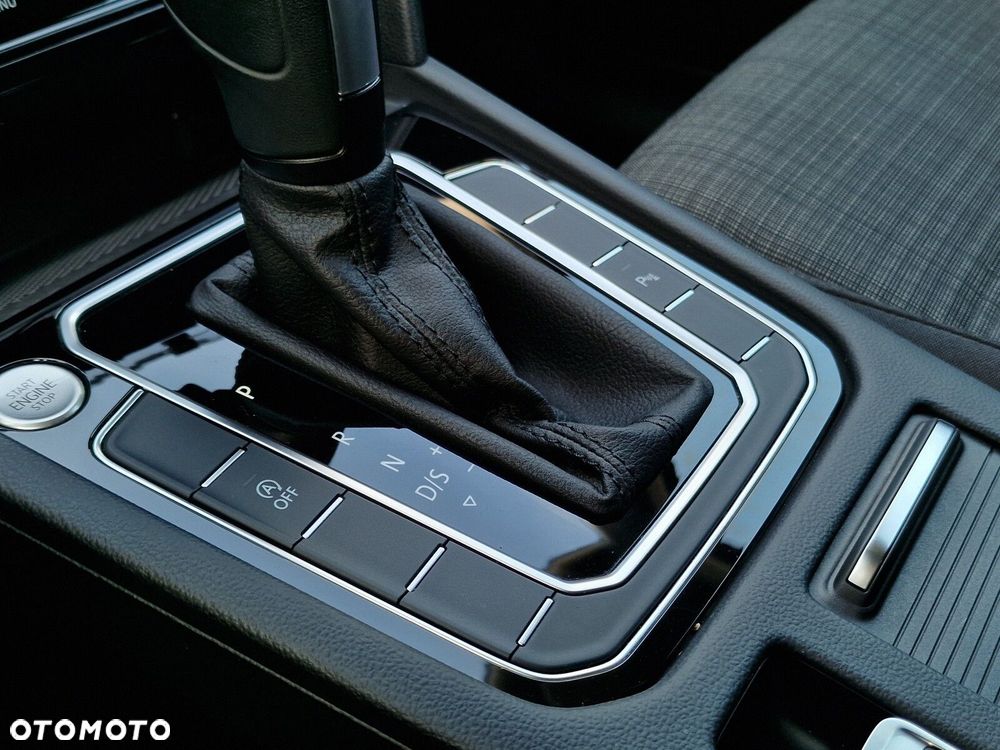 Volkswagen Passat - 22
