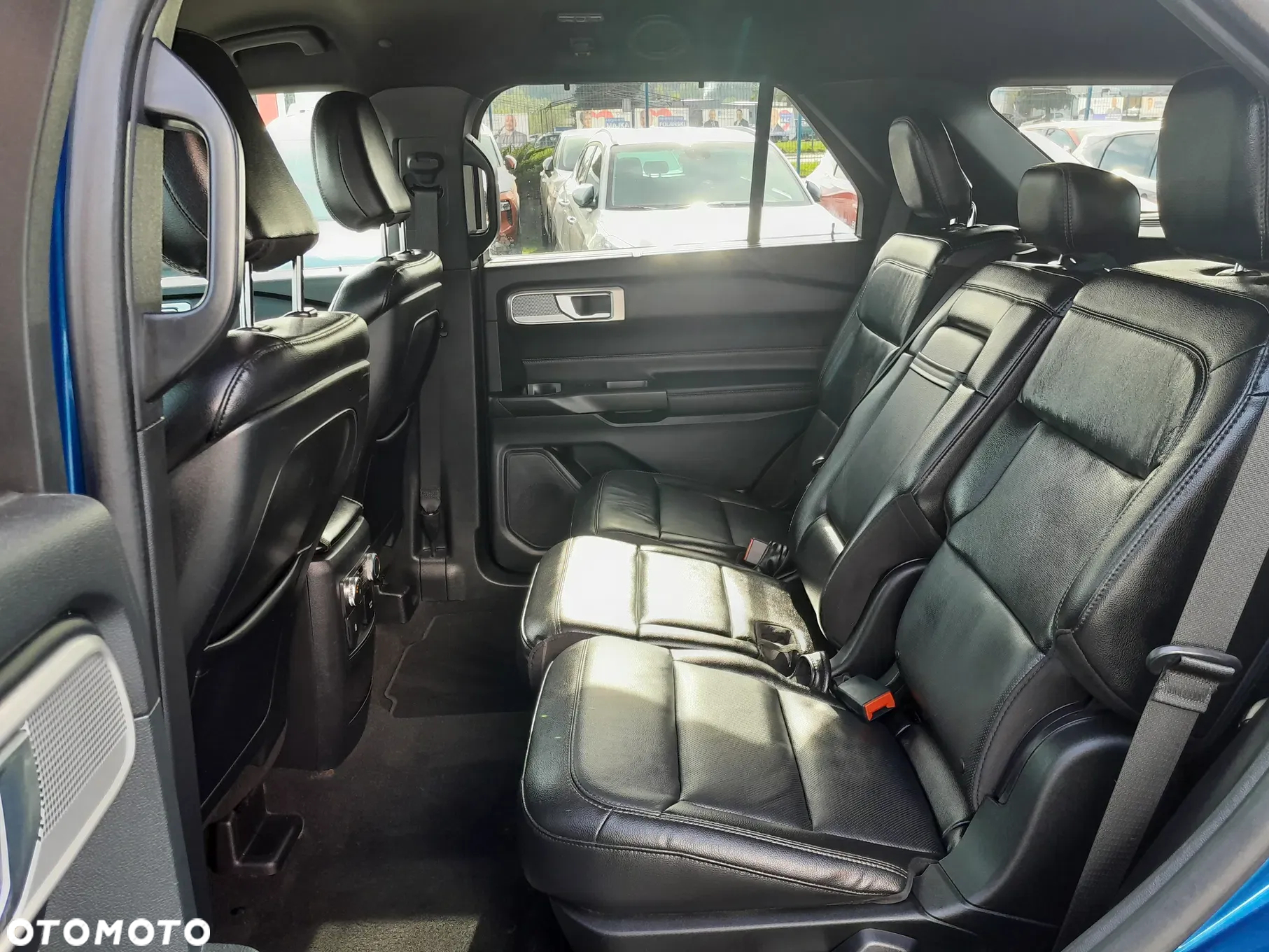 Ford Explorer - 20