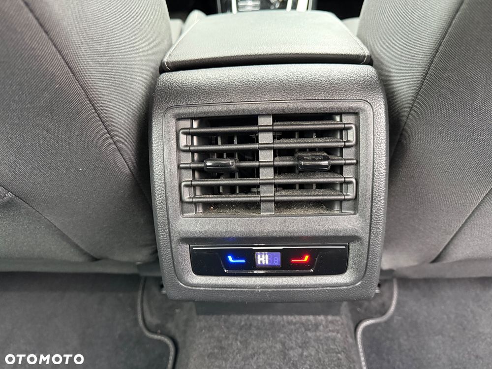 Volkswagen Golf - 21