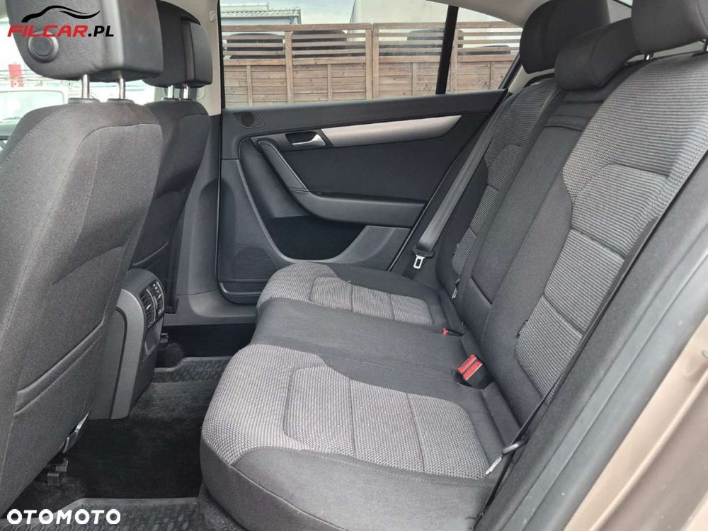 Volkswagen Passat - 7