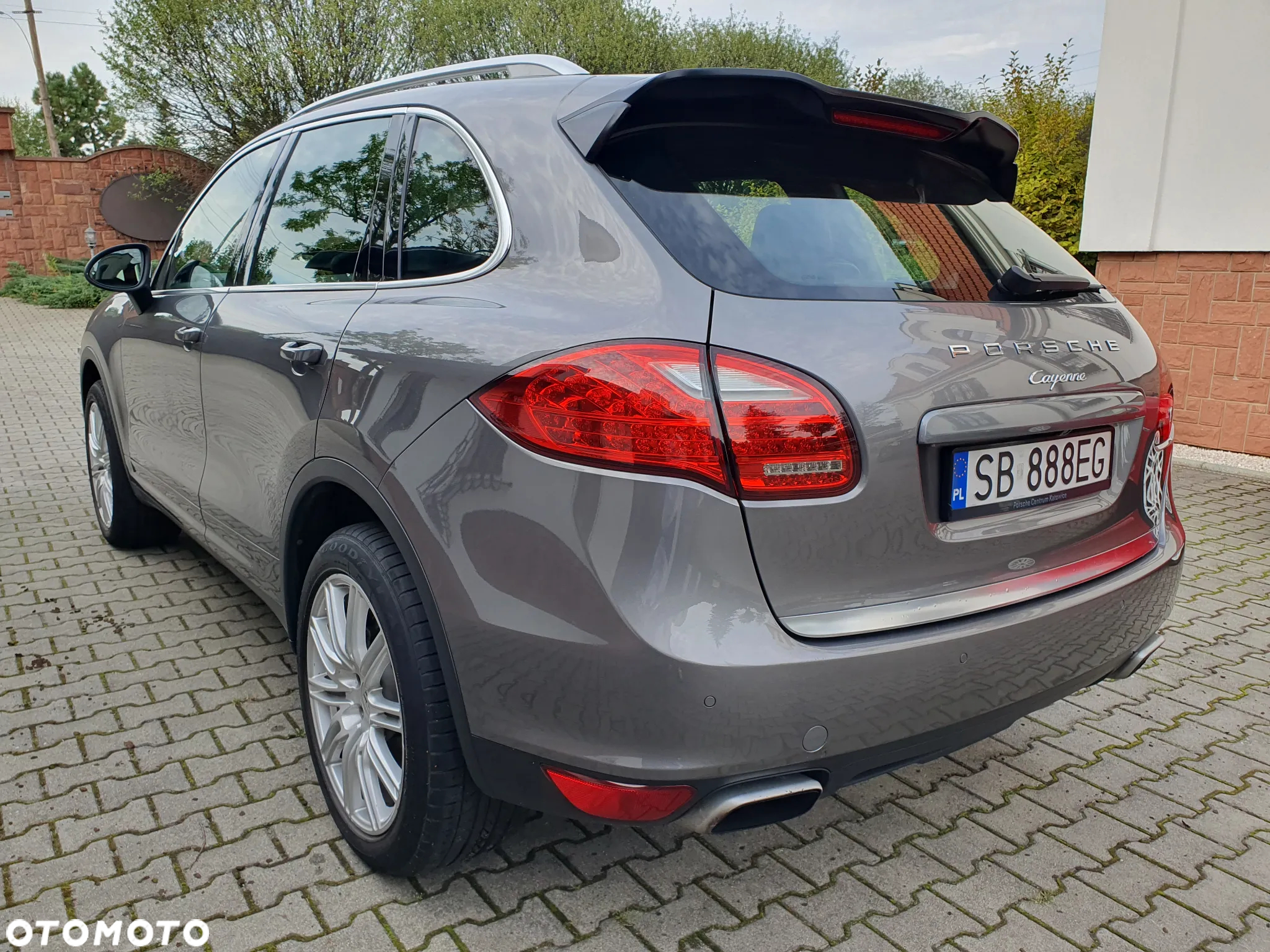 Porsche Cayenne - 5