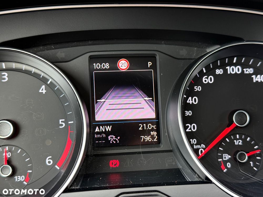 Volkswagen Passat 2.0 TDI SCR DSG Business - 34