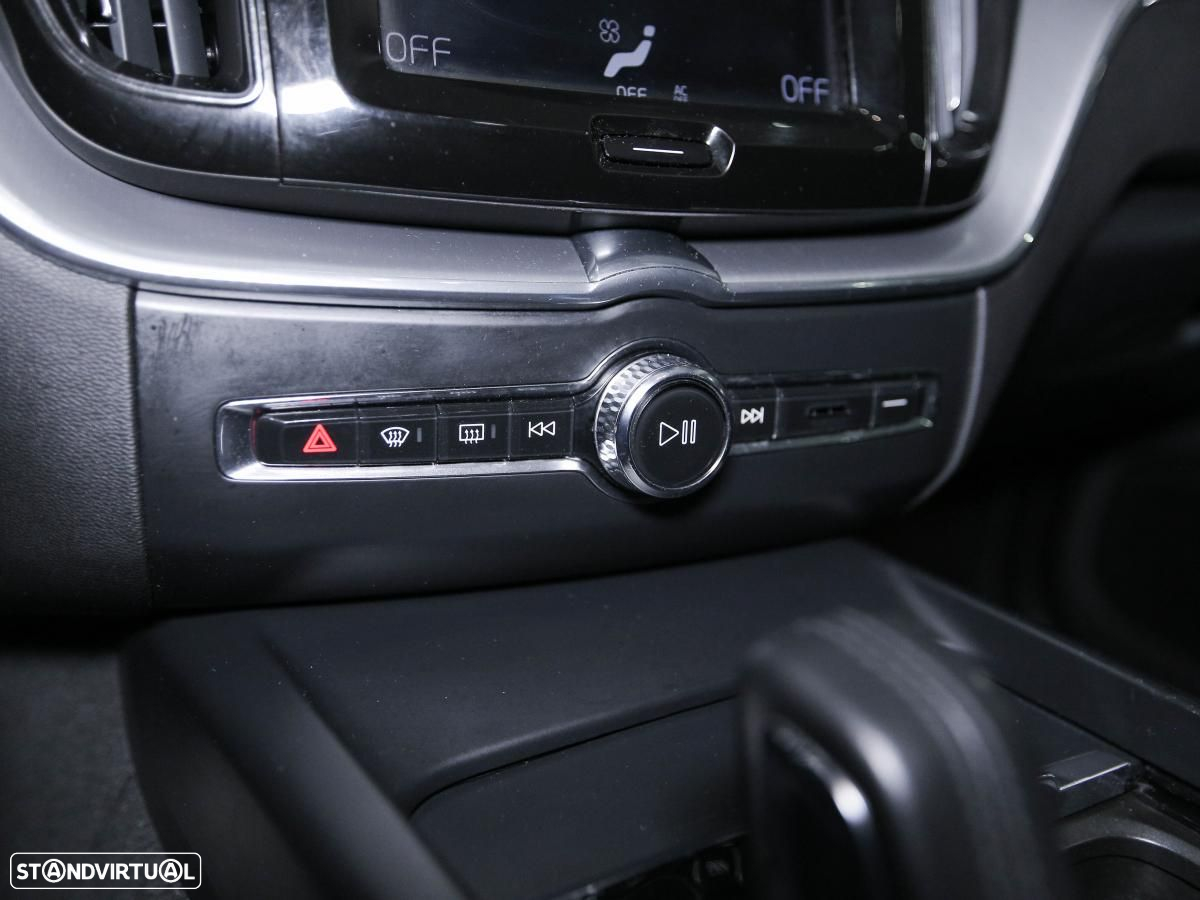 Volvo XC 60 2.0 T8 PHEV Momentum AWD - 21