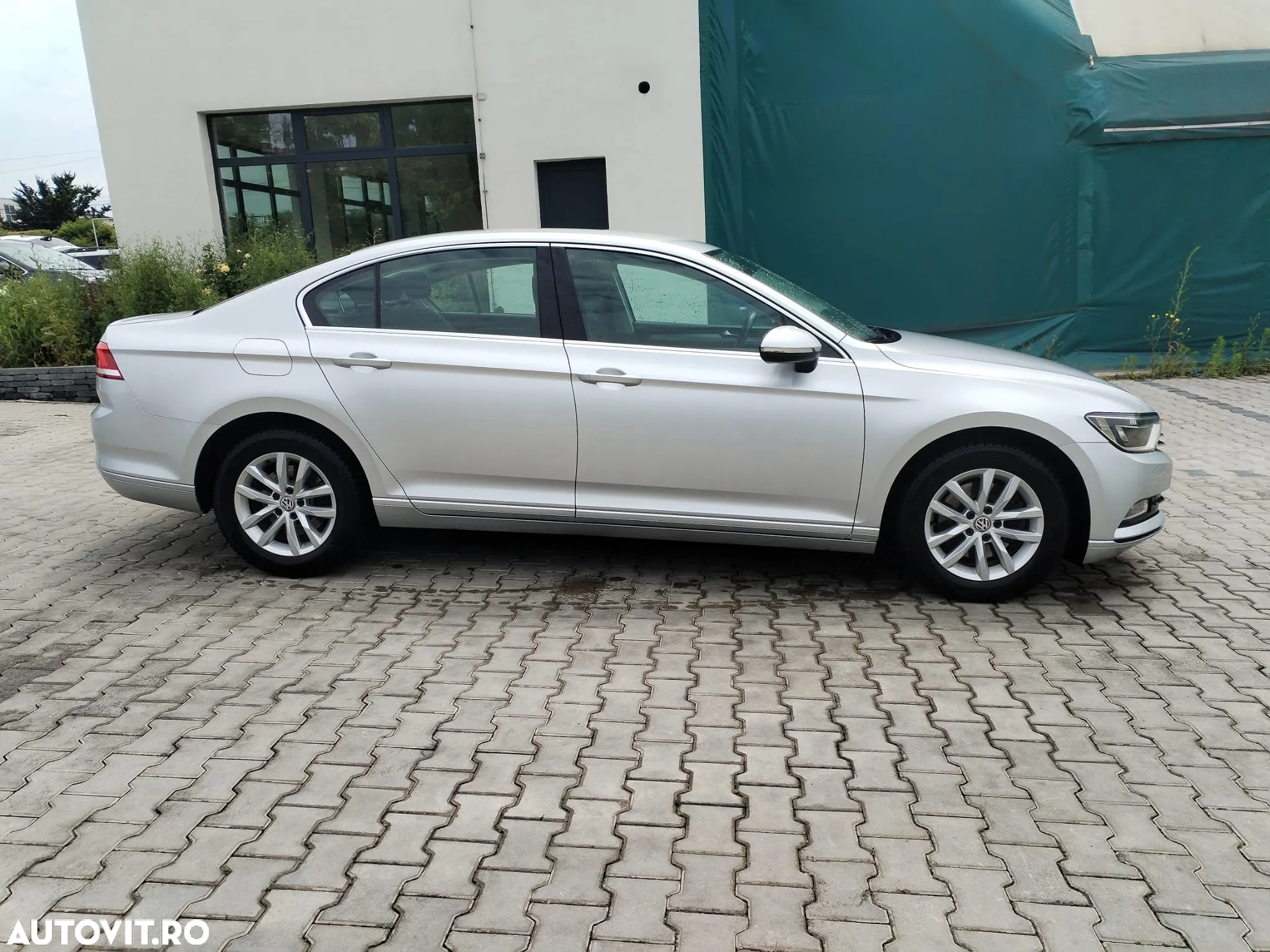 Volkswagen Passat Variant 2.0 TDI (BlueMotion Technology) Highline - 4