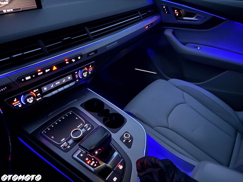 Audi Q7 - 10