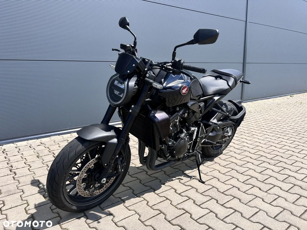 Honda CB - 1