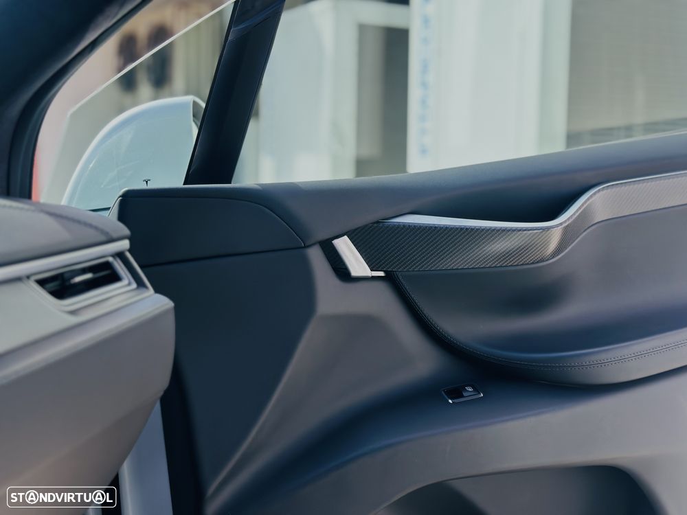 Tesla Model X 100D — fotografia 15