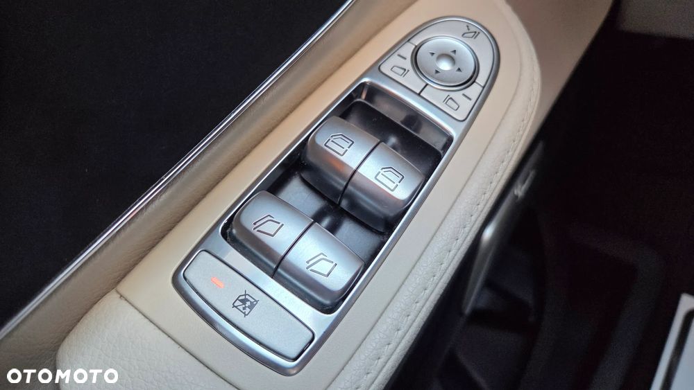 Mercedes-Benz Klasa V 300 d lang 4Matic 9G-TRONIC Avantgarde - 38