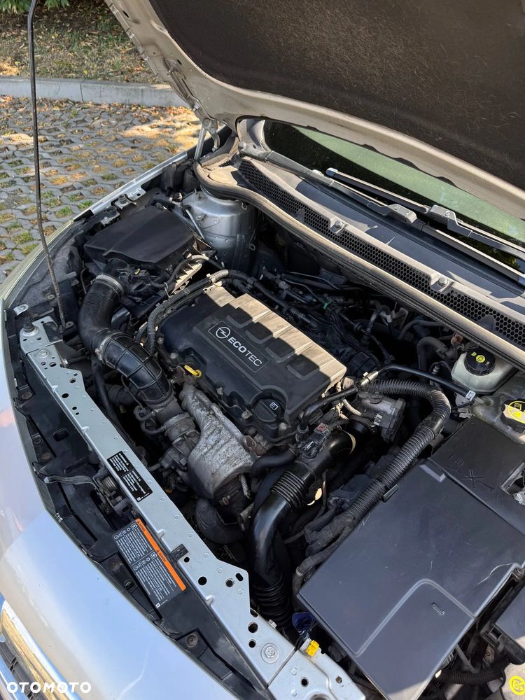 Opel Astra 1.4 Turbo - 17