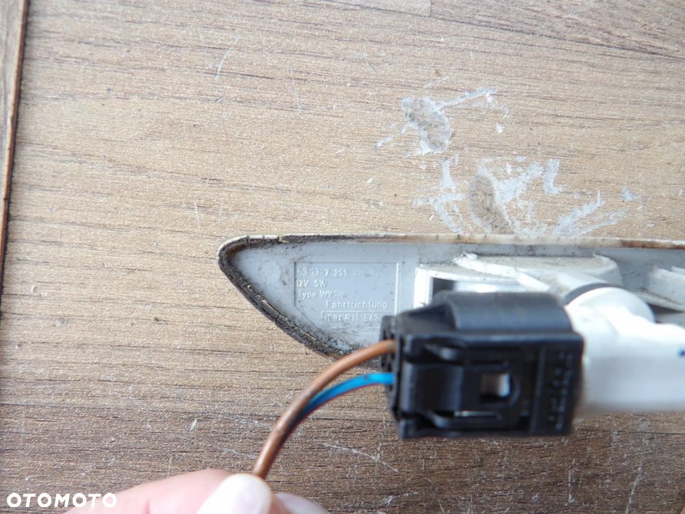 BMW - E60*,E80*,E90* - KIERUNKOWSKAZ - CENA ZA 1 SZT - 7253326  6932997  7253325 - 4