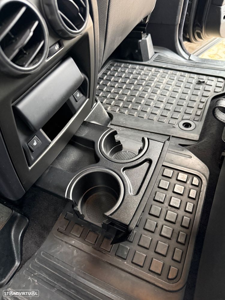 Land Rover Discovery SD V6 HSE - 29