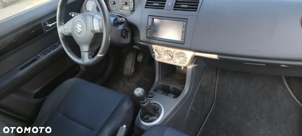 Suzuki Swift - 6