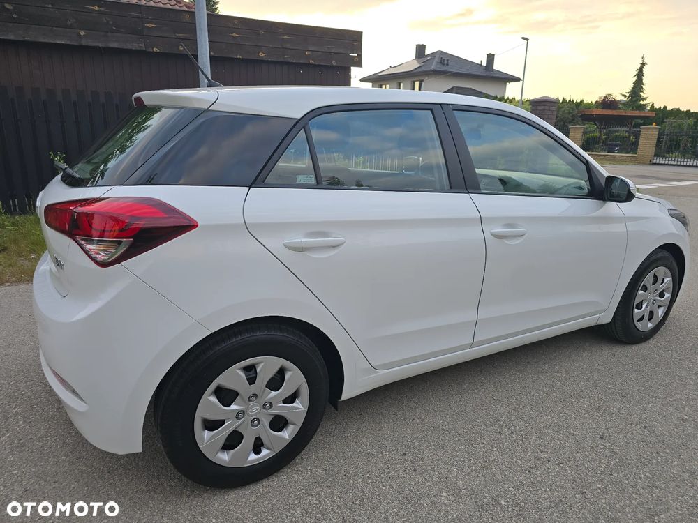 Hyundai i20 - 13
