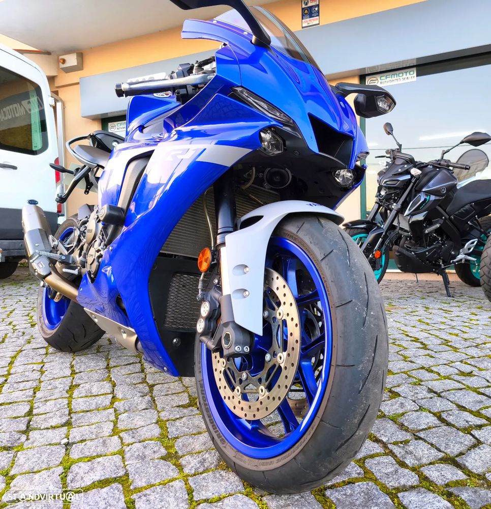 Yamaha YZF R1 AKRAPOVIC - 4