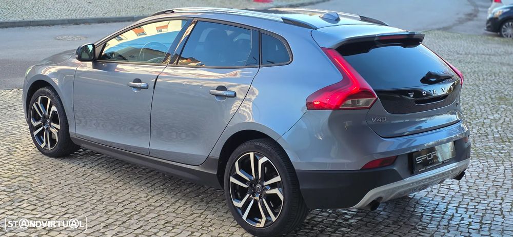 Volvo V40 Cross Country 2.0 D3 Momentum - 7