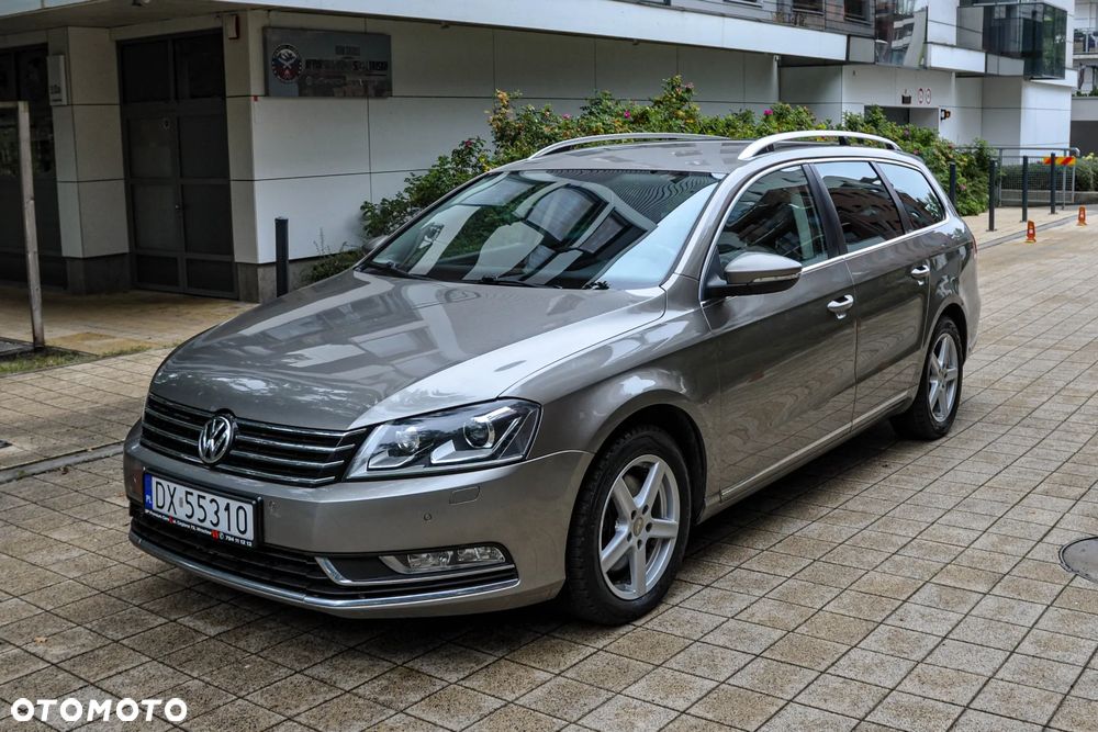 Volkswagen Passat - 1