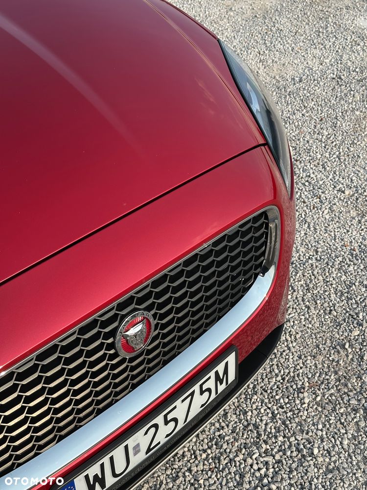 Jaguar E-Pace 2.0 P200 mHEV AWD S - 11