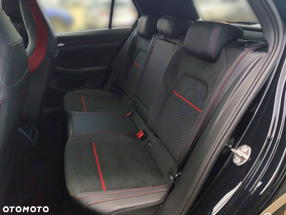 Volkswagen Golf - 12