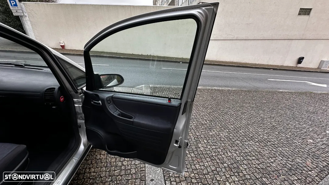 Opel Zafira - 17