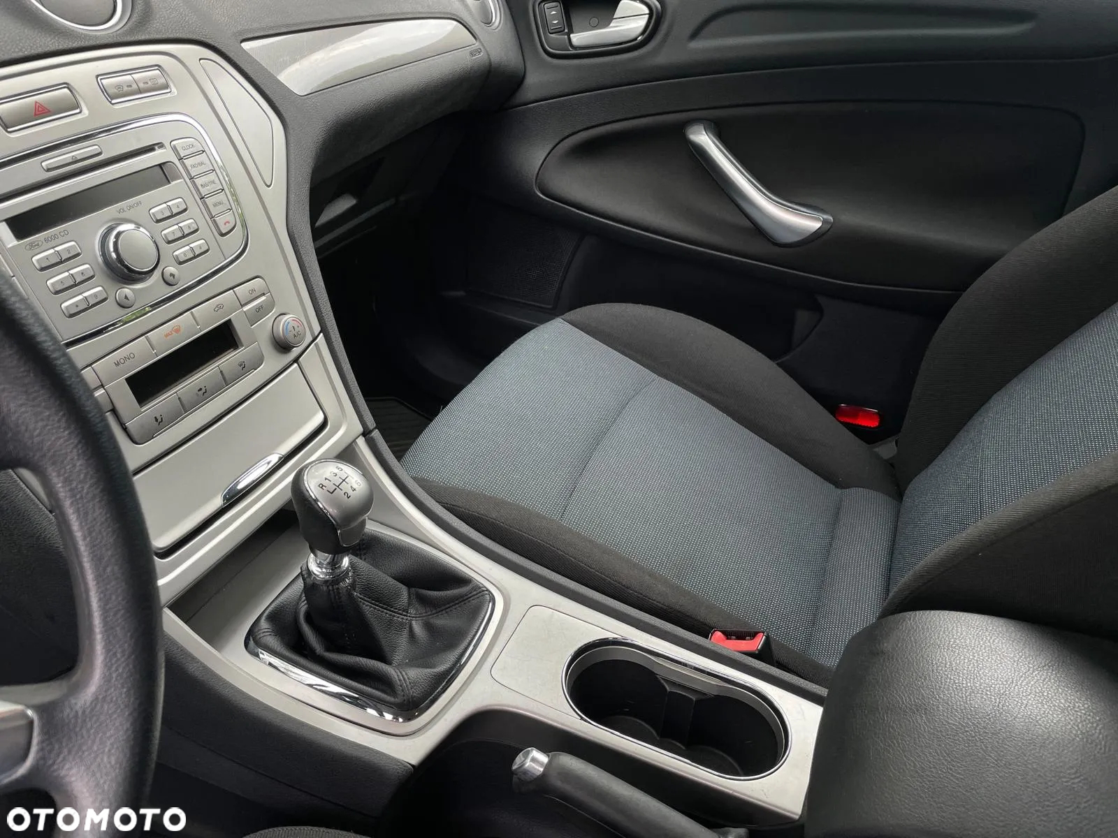 Ford Mondeo 1.8 TDCi Silver X - 11