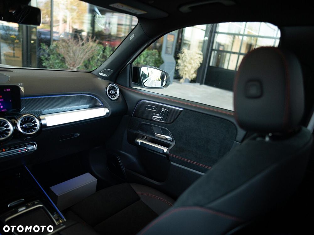 Mercedes-Benz GLB - 15