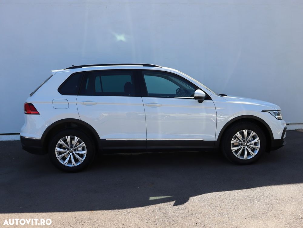 Volkswagen Tiguan 2.0 TDI DSG Life - 8