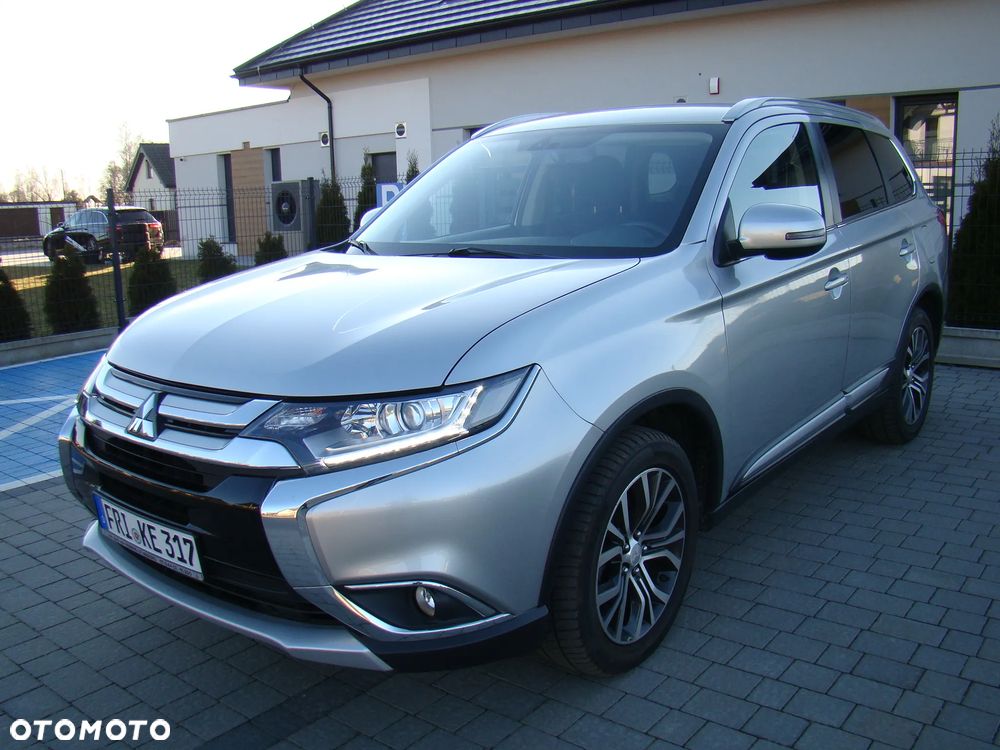Mitsubishi Outlander 2.0 2WD CVT Diamant - 4