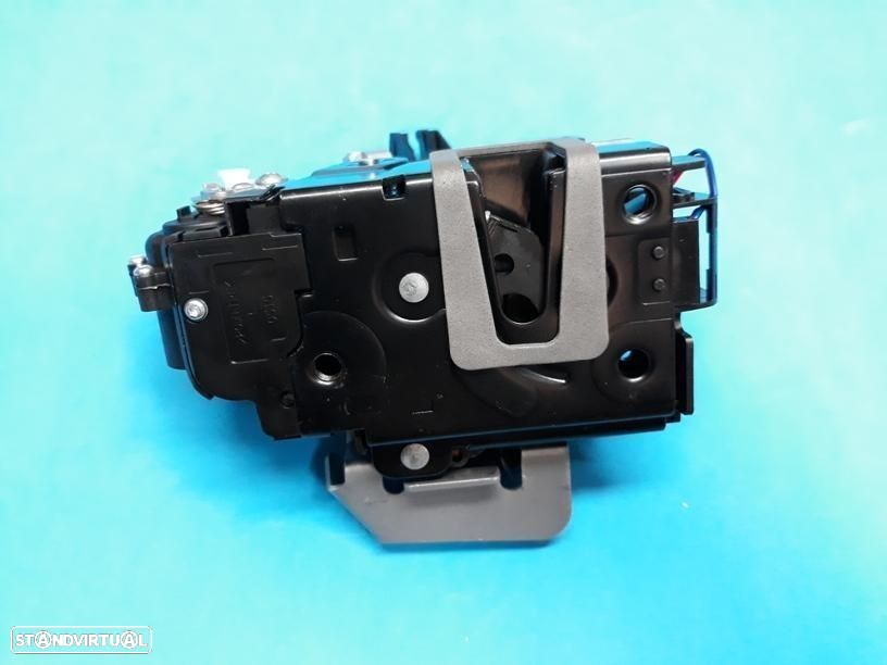 Fecho de porta eléctrico Audi A6 C5  de 1997-2005  NOVO - 3
