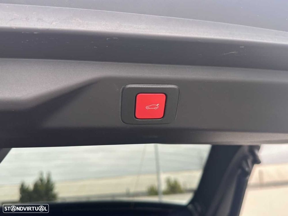 Peugeot E-3008 73 kWh Dual Motor Launch Edition - 12