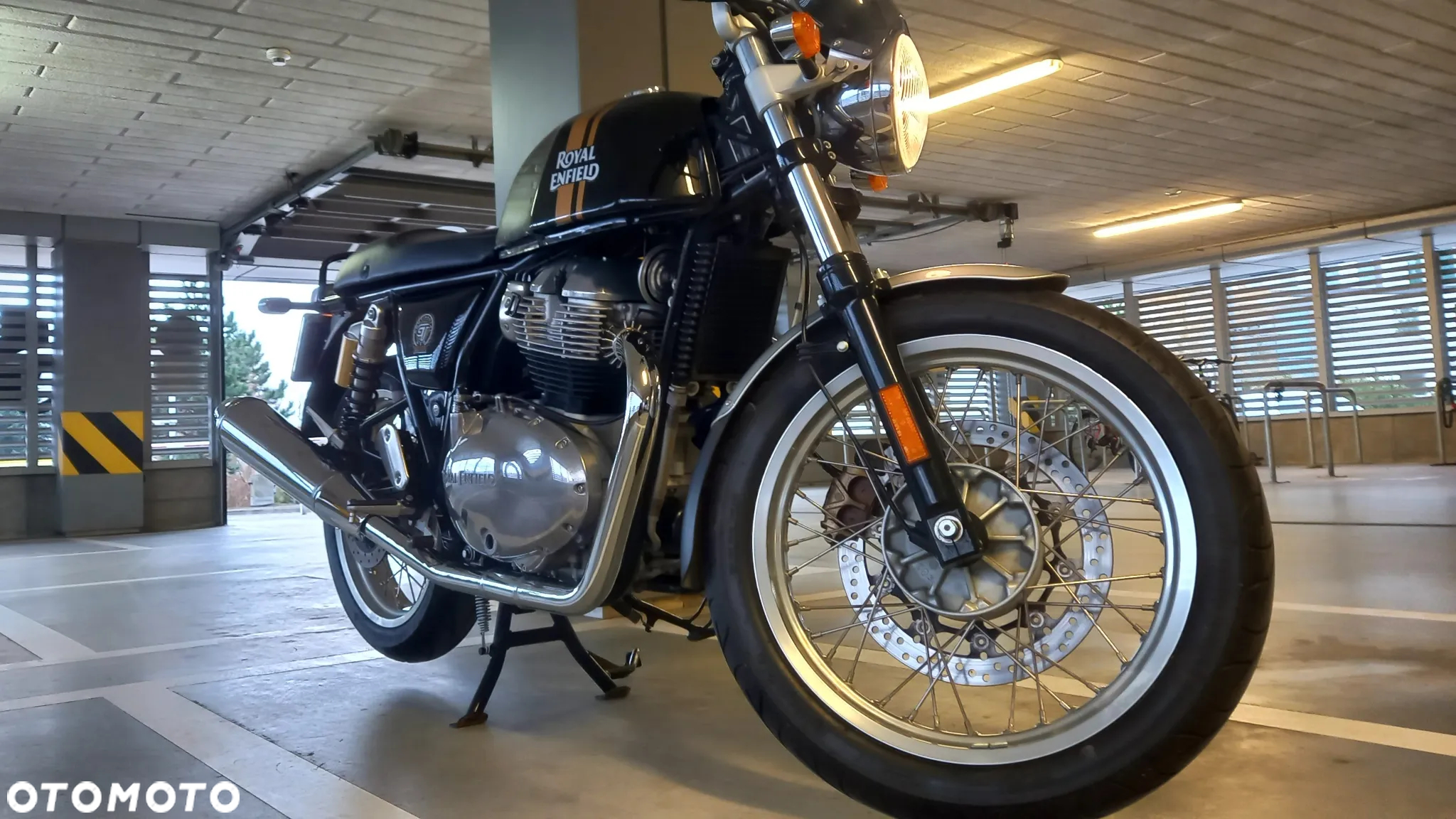 Royal Enfield Continental - 13