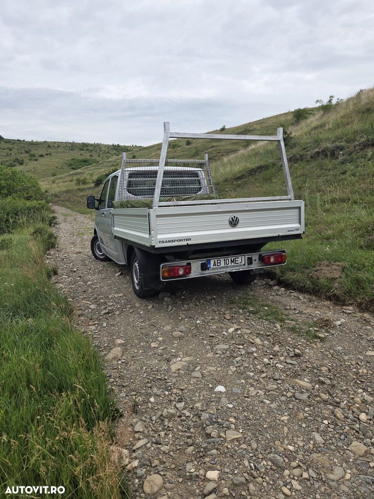 Volkswagen Transporter - 2