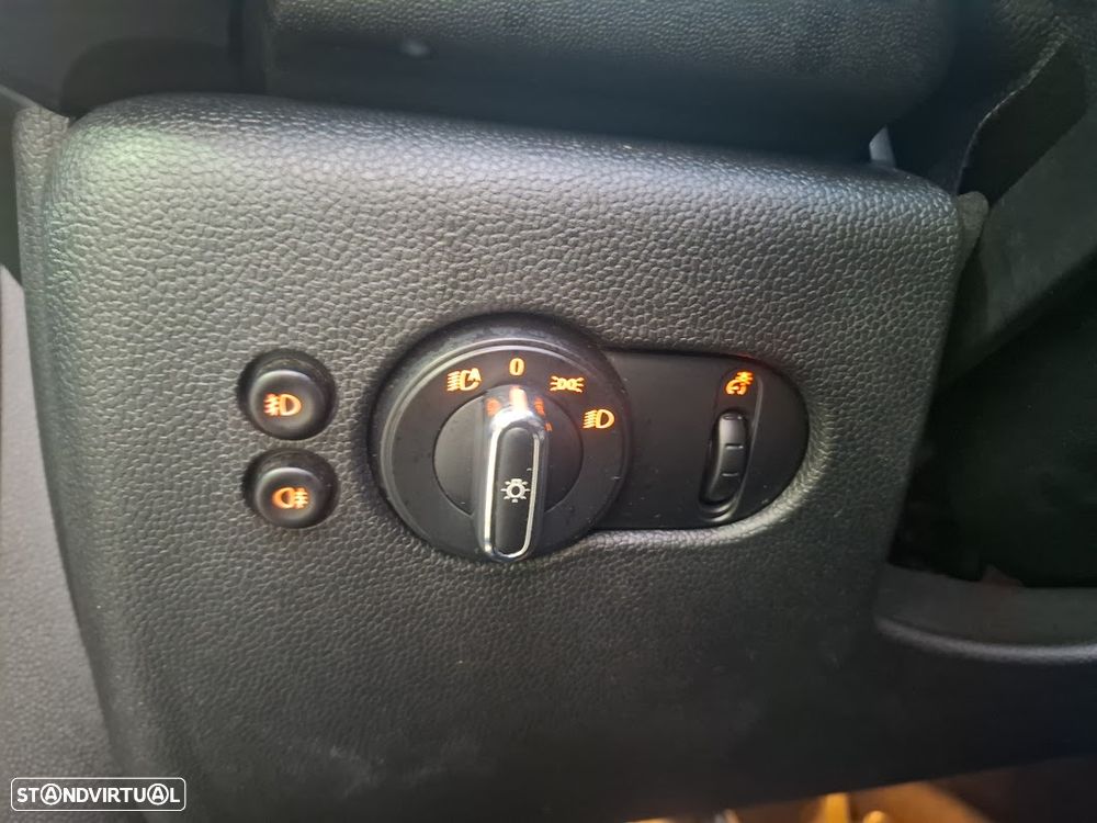 MINI Cabrio Cooper Essential - 33